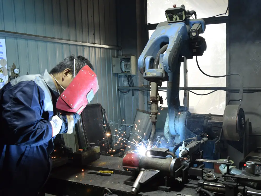 Robot welding Hydraulic Cylinders